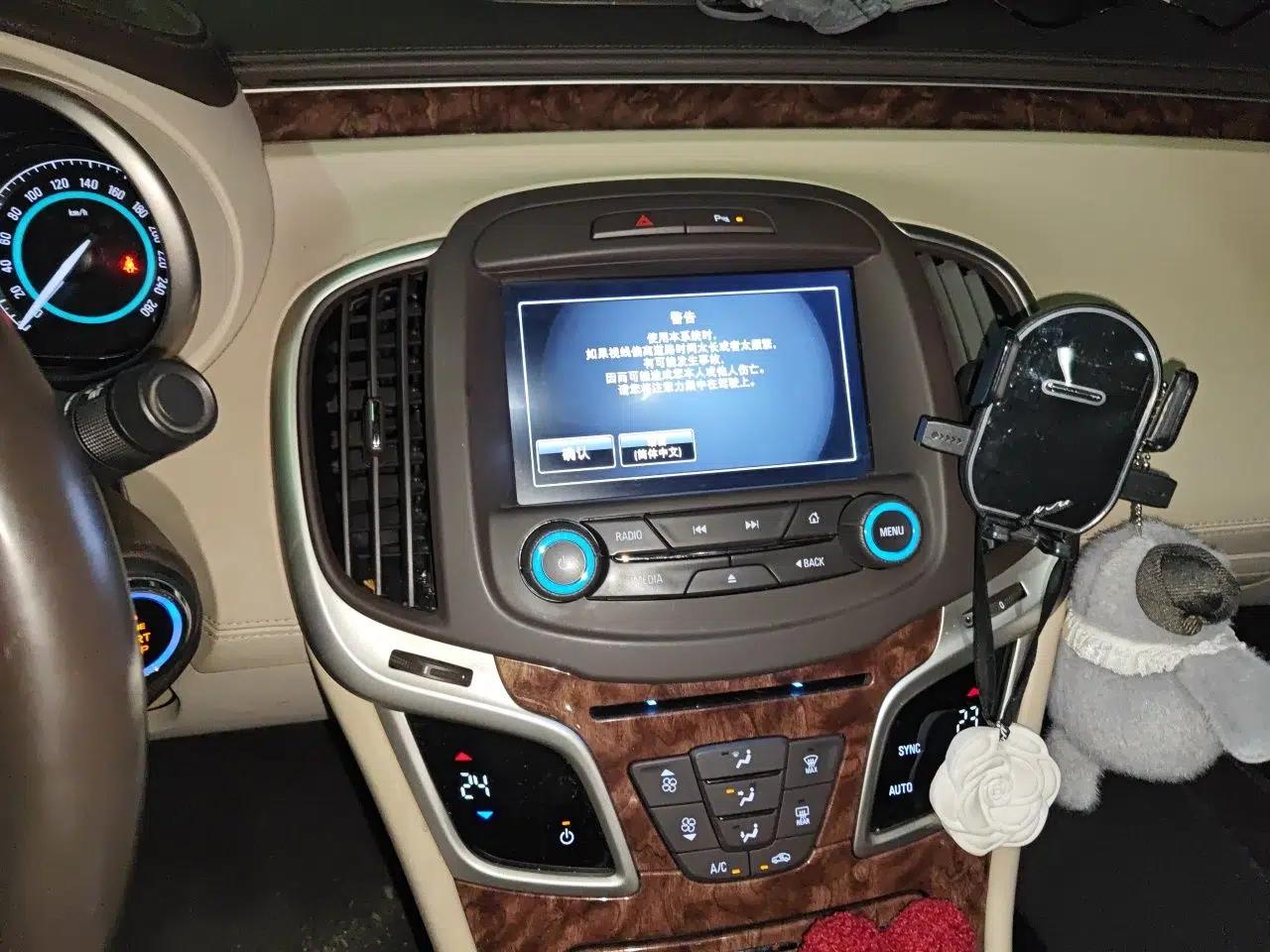 Buick LaCrosse 2013 2.4L SIDI Leading Comfort Version — миниатюра 13
