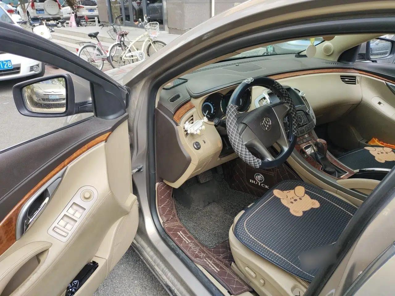 Buick LaCrosse 2011 2.4L SIDI Elegant Edition — миниатюра 16