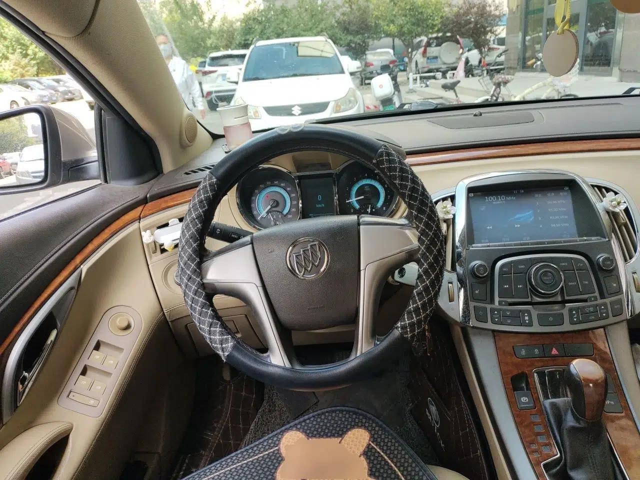 Buick LaCrosse 2011 2.4L SIDI Elegant Edition — миниатюра 10