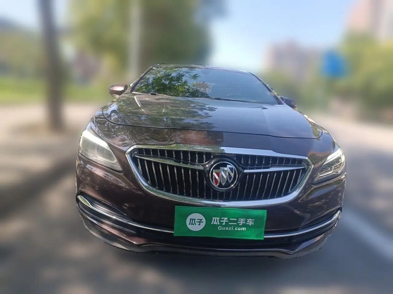 Buick LaCrosse 2018 28T Elite Edition — миниатюра 2