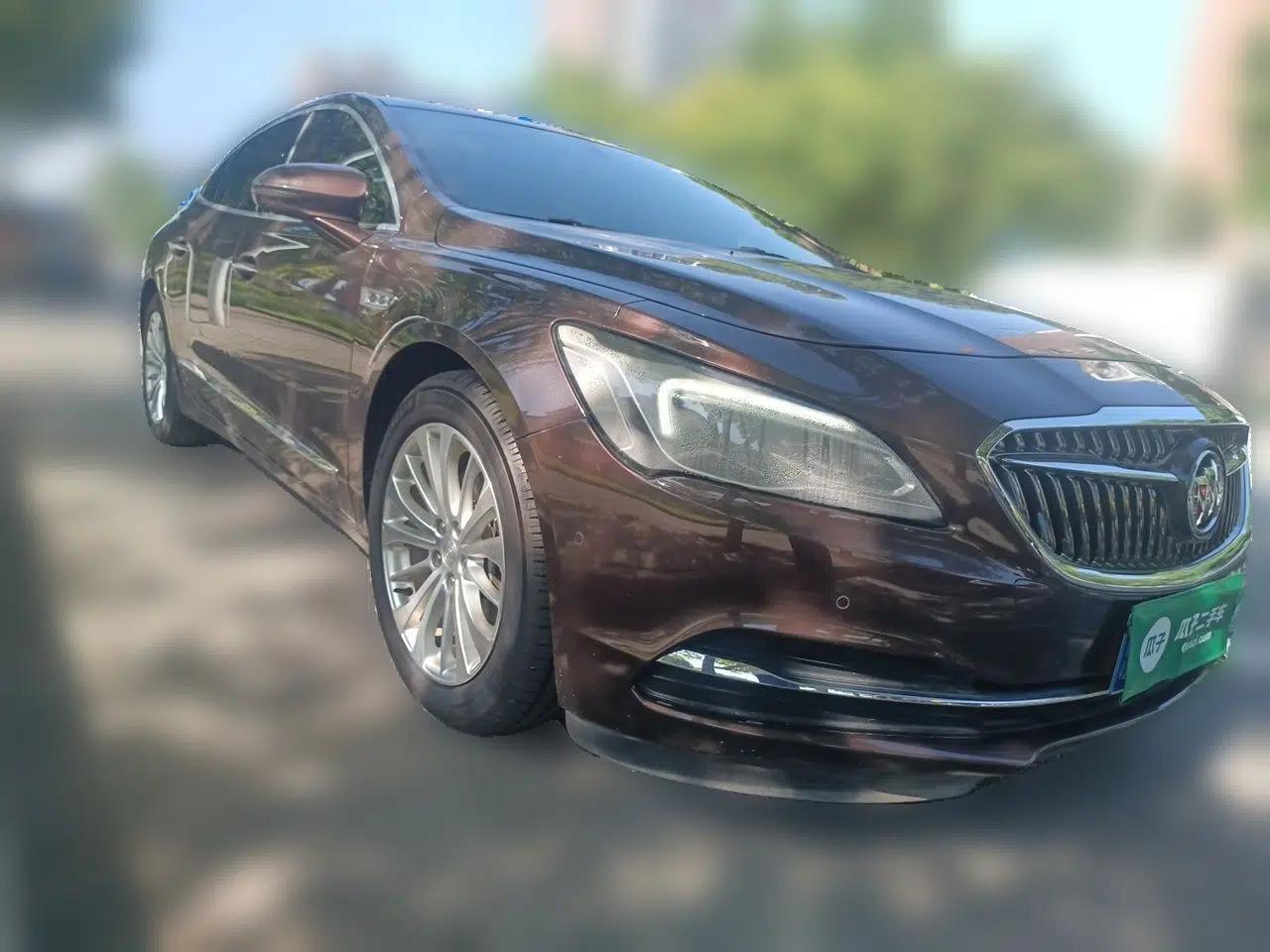 Buick LaCrosse 2018 28T Elite Edition — миниатюра 3