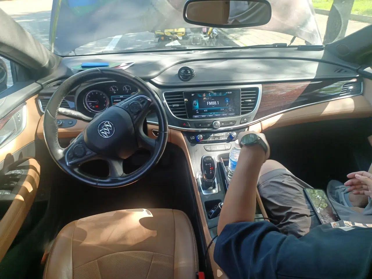 Buick LaCrosse 2018 28T Elite Edition — миниатюра 9
