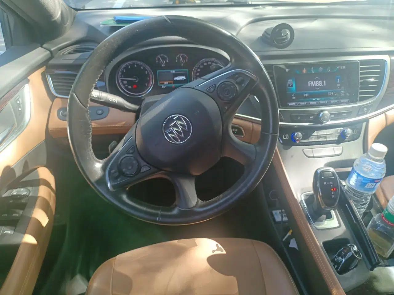 Buick LaCrosse 2018 28T Elite Edition — миниатюра 10