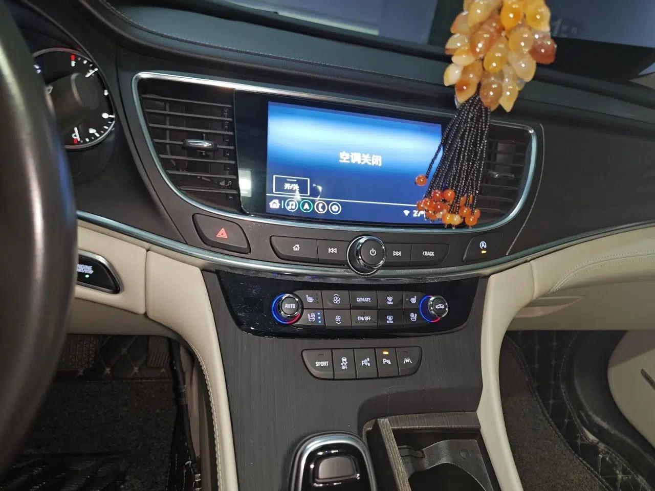 Buick LaCrosse 2022 Avenir Avia First Edition — миниатюра 13