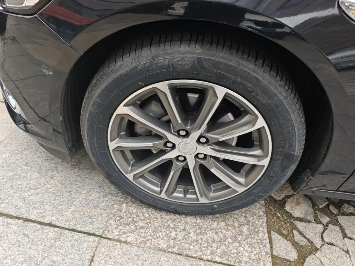 Buick LaCrosse 2021 652T Luxury Model — миниатюра 10