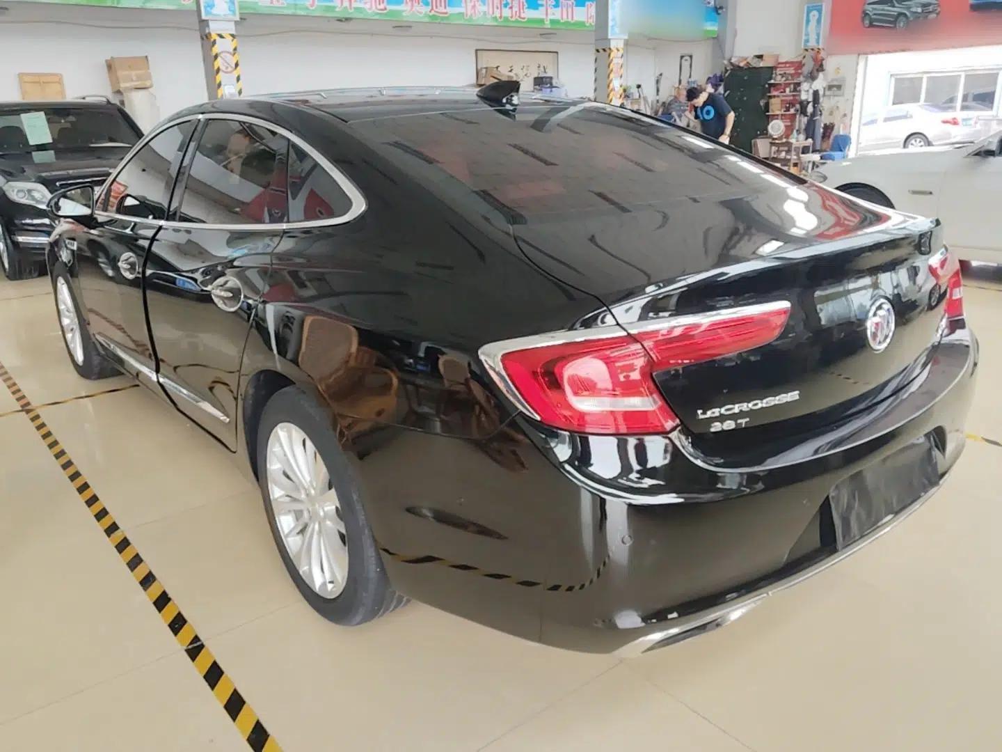 Buick LaCrosse 2018 28T Elite Edition — миниатюра 13