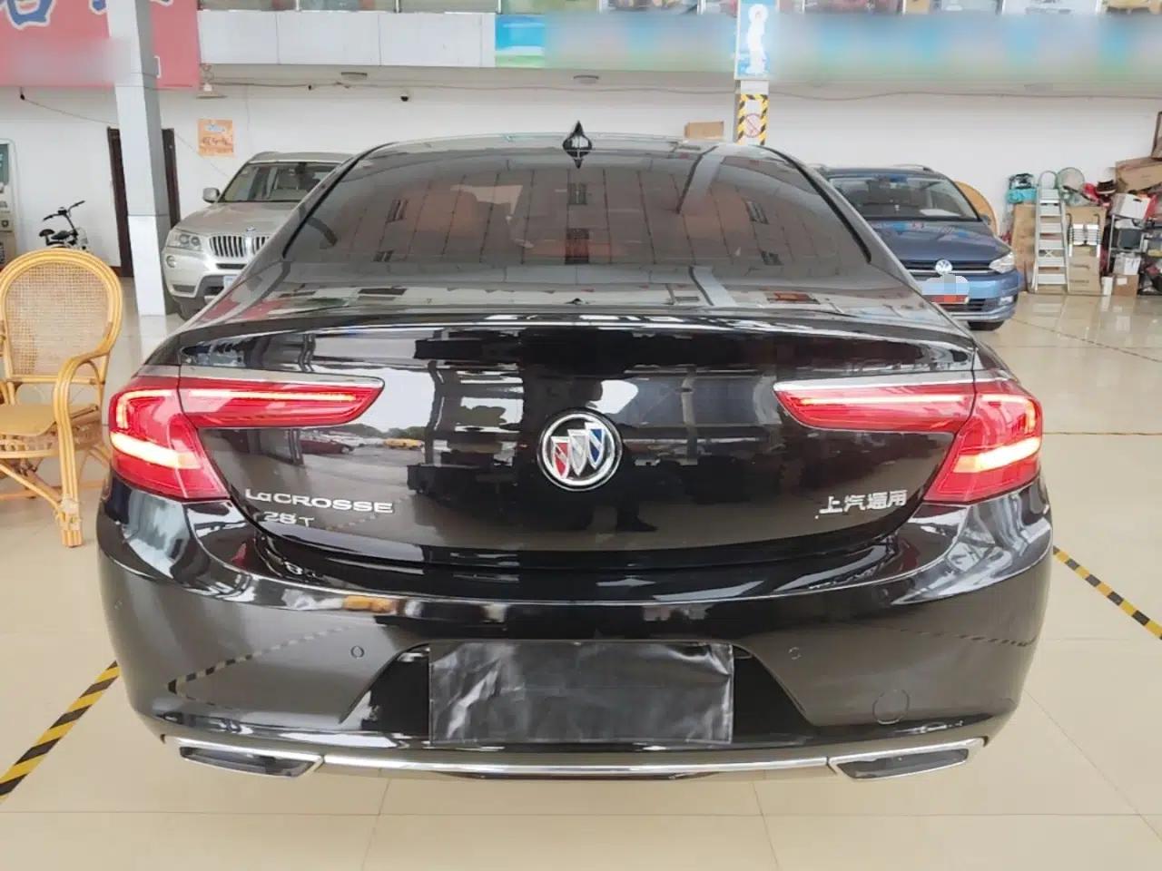 Buick LaCrosse 2018 28T Elite Edition — миниатюра 5
