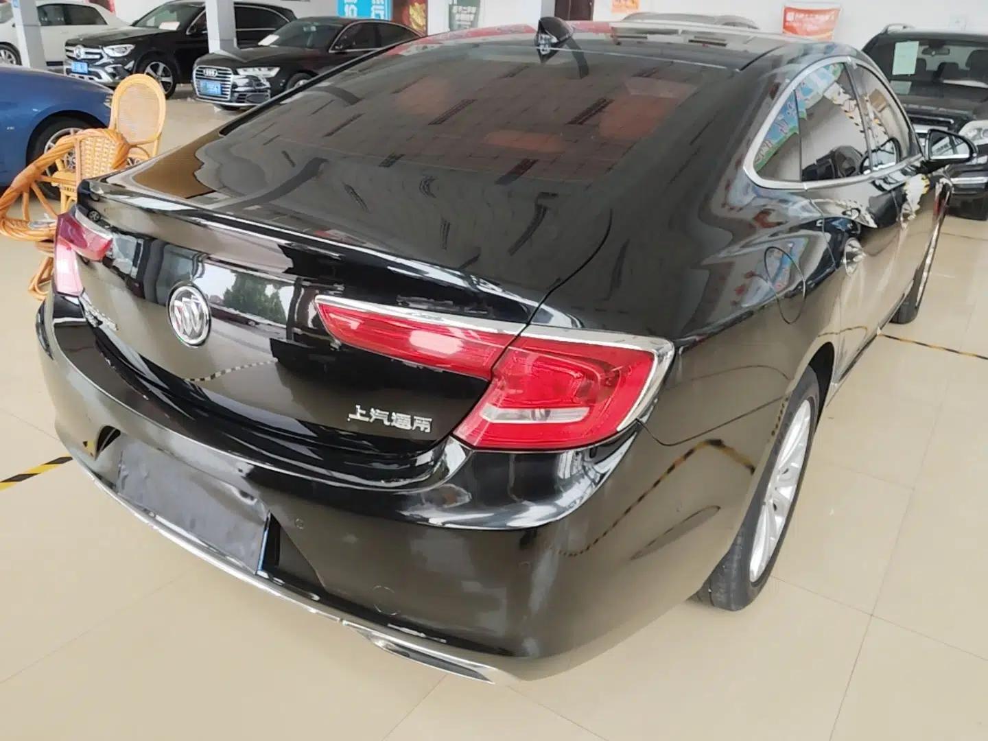 Buick LaCrosse 2018 28T Elite Edition — миниатюра 6