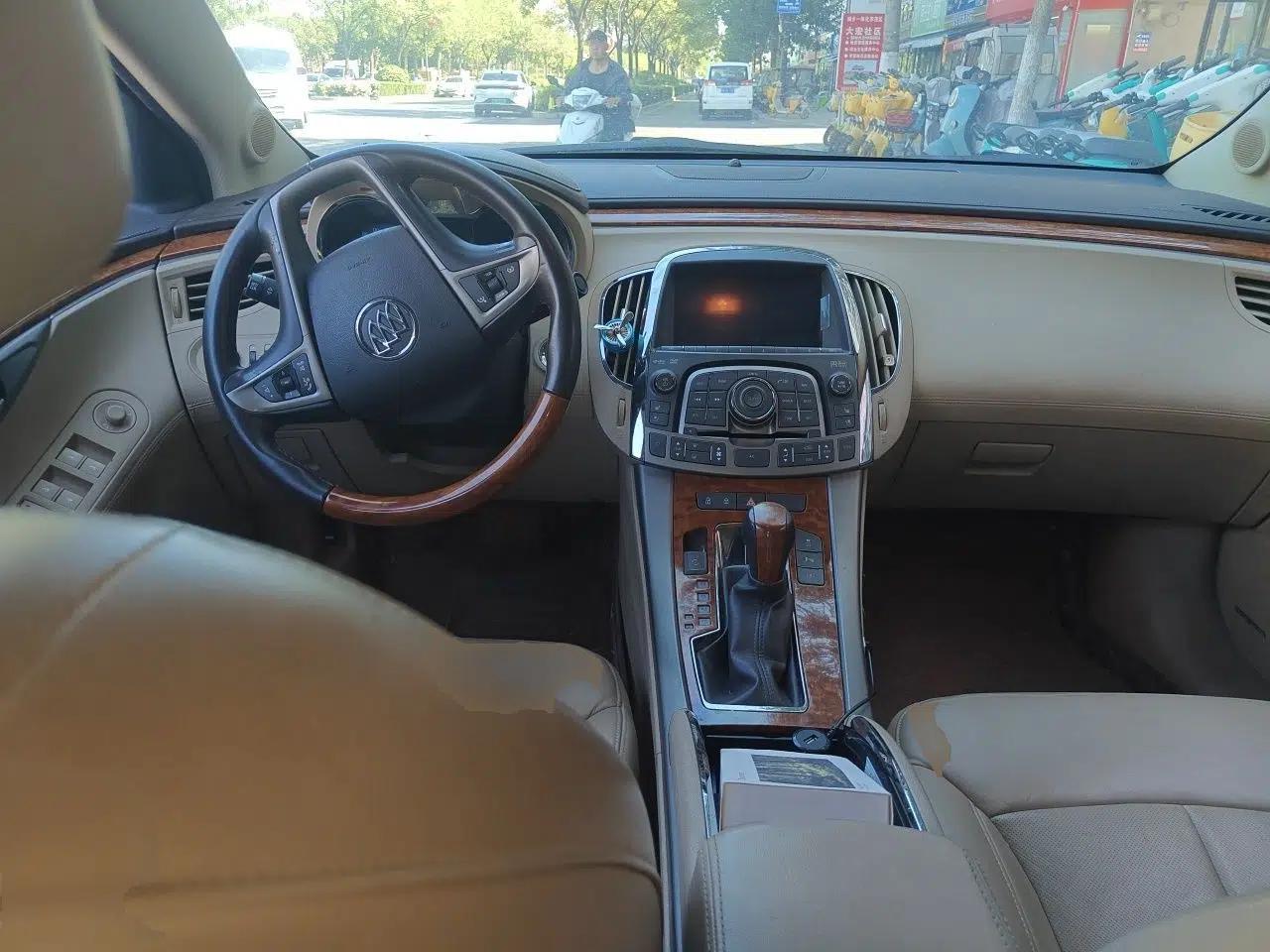 Buick LaCrosse 2012 2.4L SIDI Haoya Edition — миниатюра 9