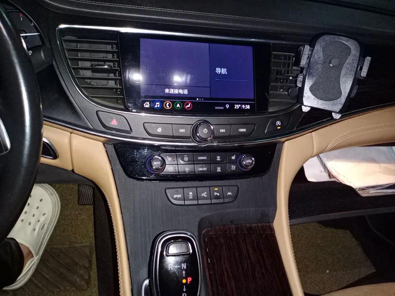 Buick LaCrosse 2019 28T Prestige Model — миниатюра 13