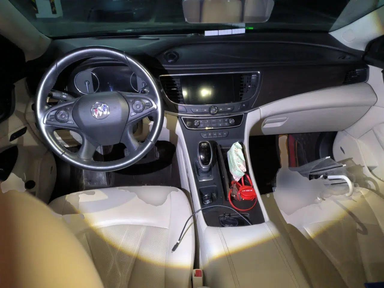 Buick LaCrosse 2022 Avenir Avia First Edition — миниатюра 9
