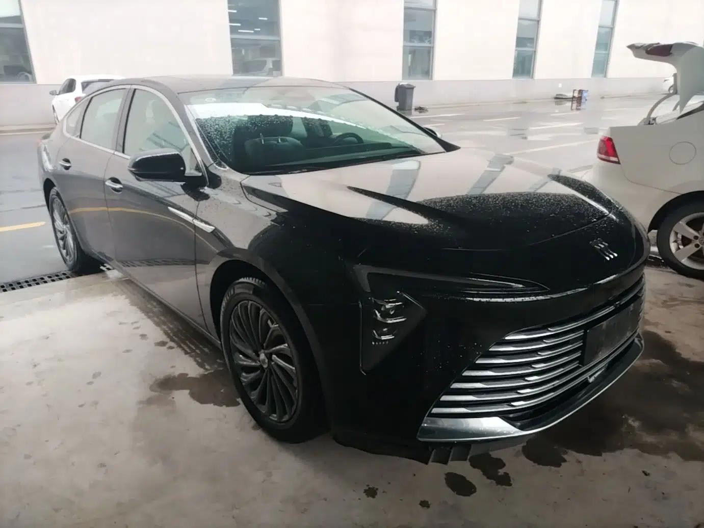 Buick LaCrosse 2025 28T Platinum Edition — миниатюра 3