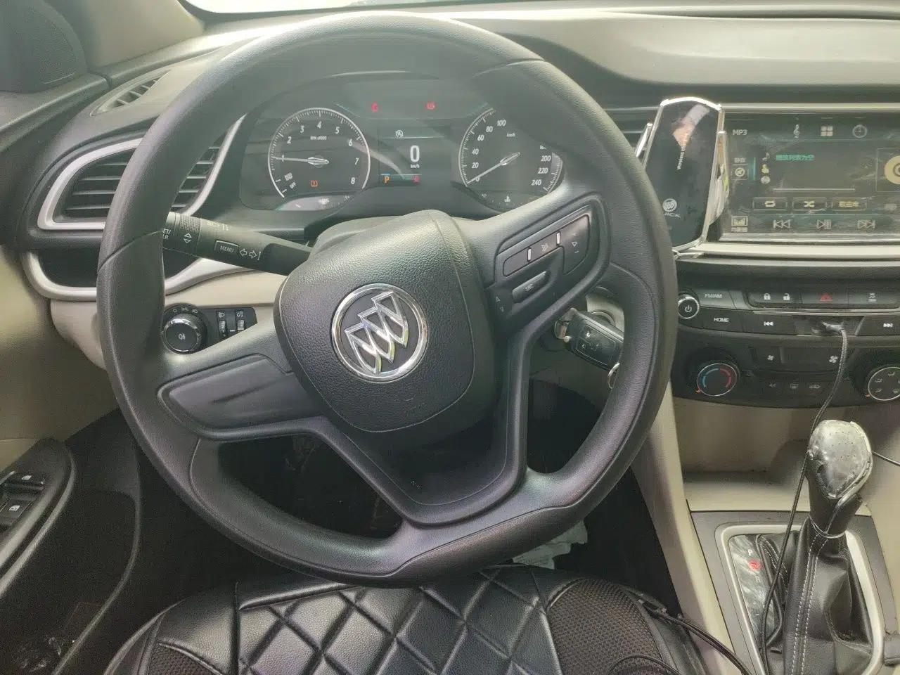 Buick GT 2016 15N Automatic Elite Edition — миниатюра 10