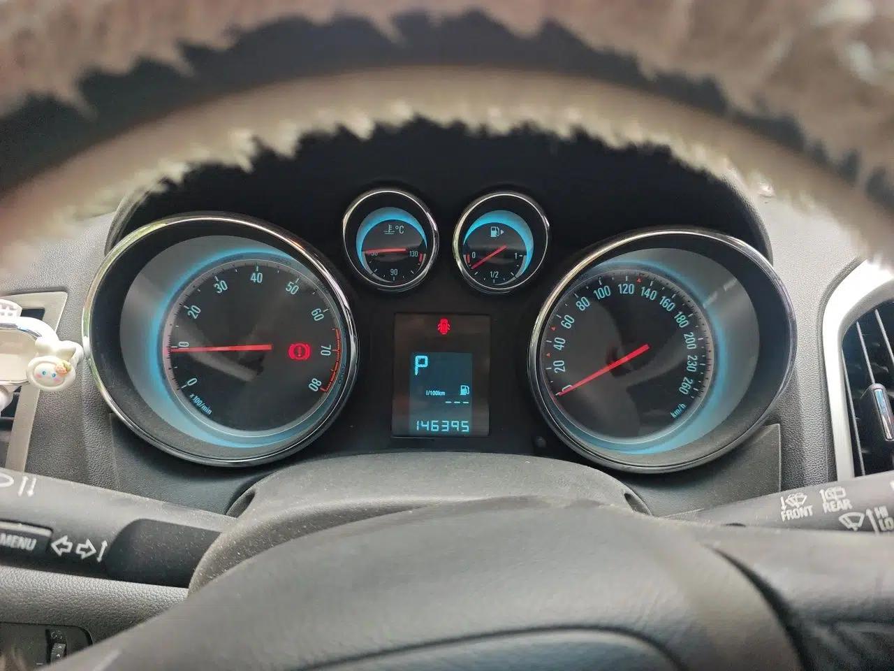 Buick GT 2014 XT 1.6L Automatic Fashion Edition — миниатюра 11