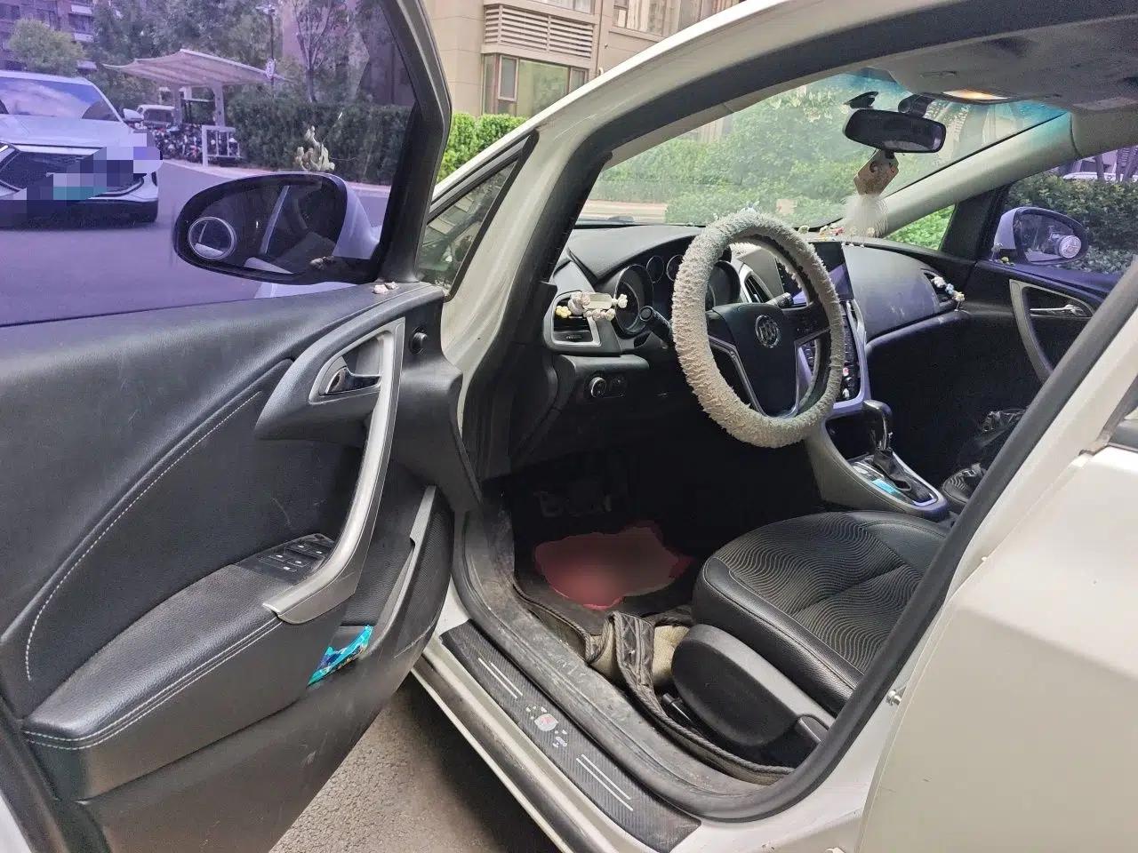Buick GT 2014 XT 1.6L Automatic Fashion Edition — миниатюра 16