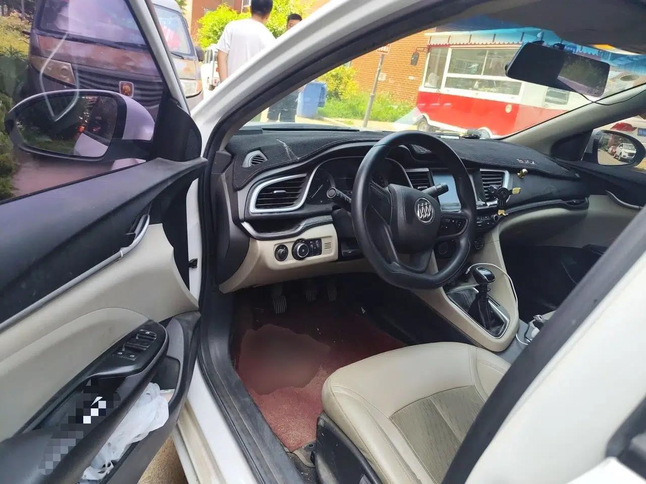 Buick GT 2016 15N Manual Elite Edition — миниатюра 16