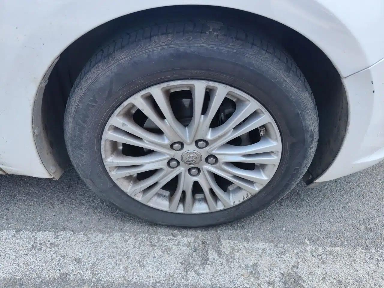 Buick GT 2016 15N Manual Elite Edition — миниатюра 8
