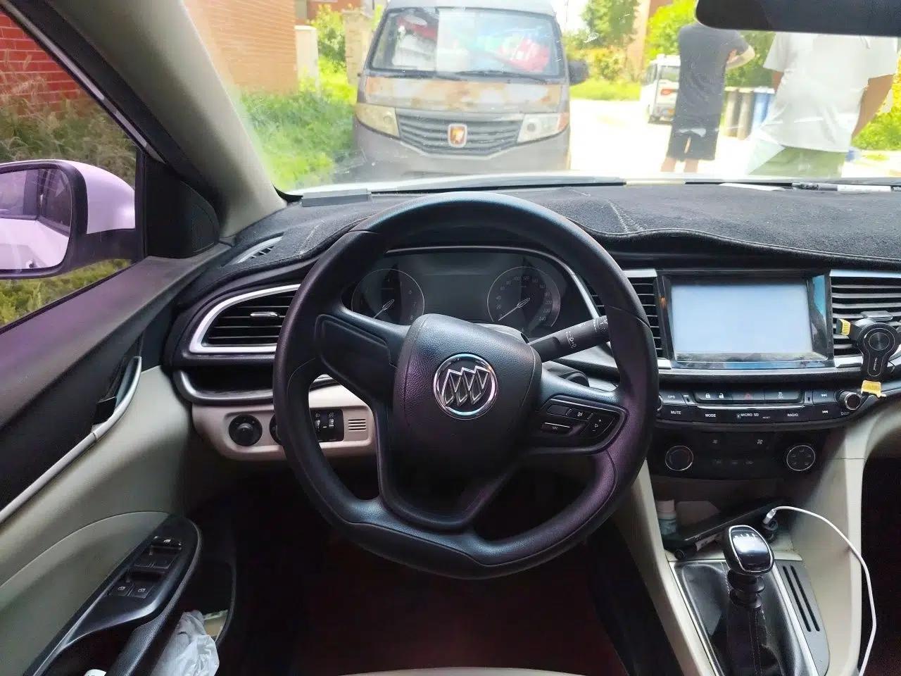 Buick GT 2016 15N Manual Elite Edition — миниатюра 10
