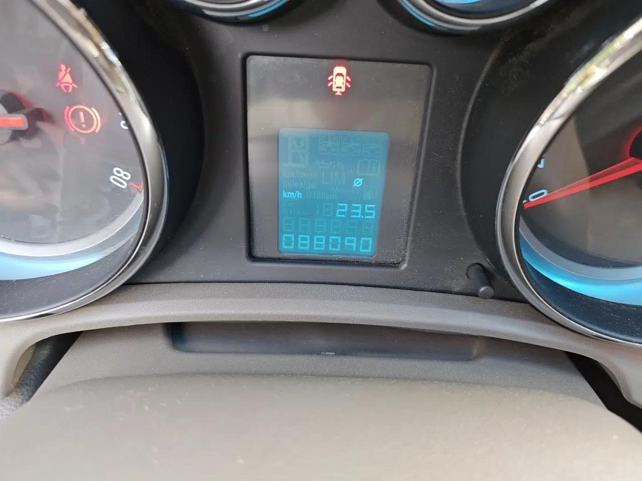 Buick GT 2013 GT 1.6L Manual Entry-Level Model — миниатюра 12