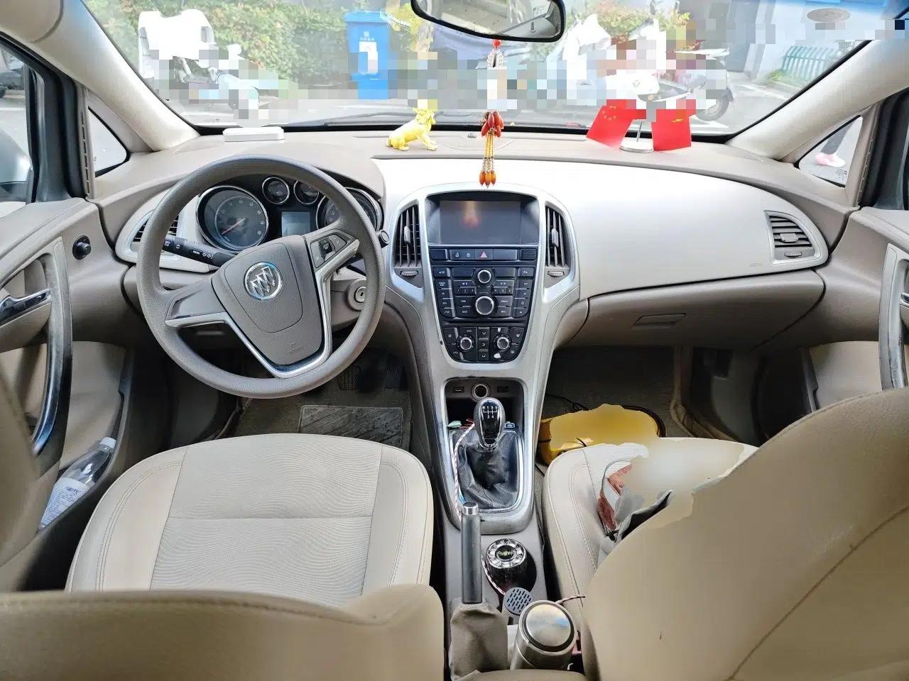 Buick GT 2013 GT 1.6L Manual Entry-Level Model — миниатюра 9