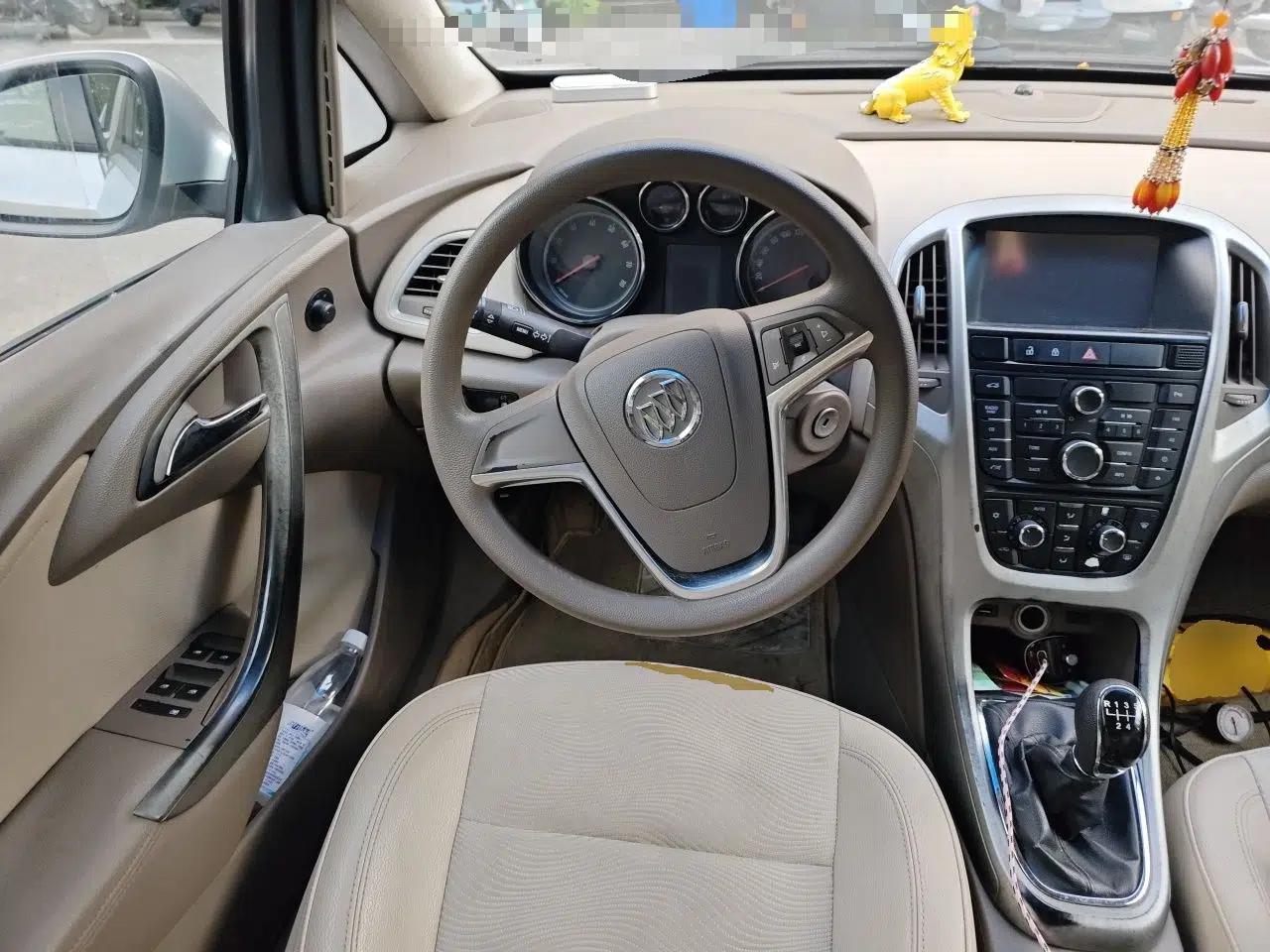 Buick GT 2013 GT 1.6L Manual Entry-Level Model — миниатюра 10