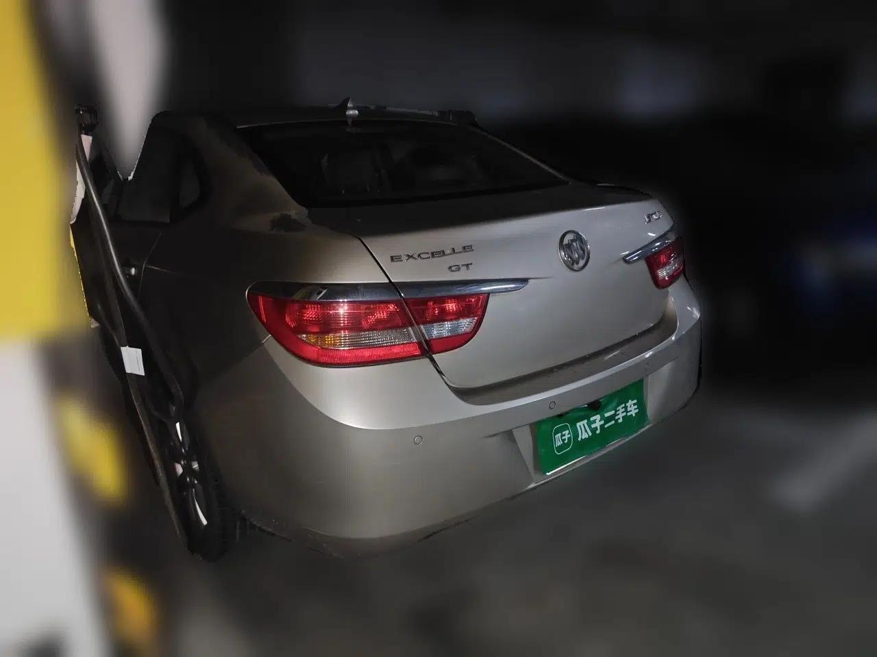 Buick GT 2010 GT 1.8L Automatic Luxury Edition — миниатюра 4