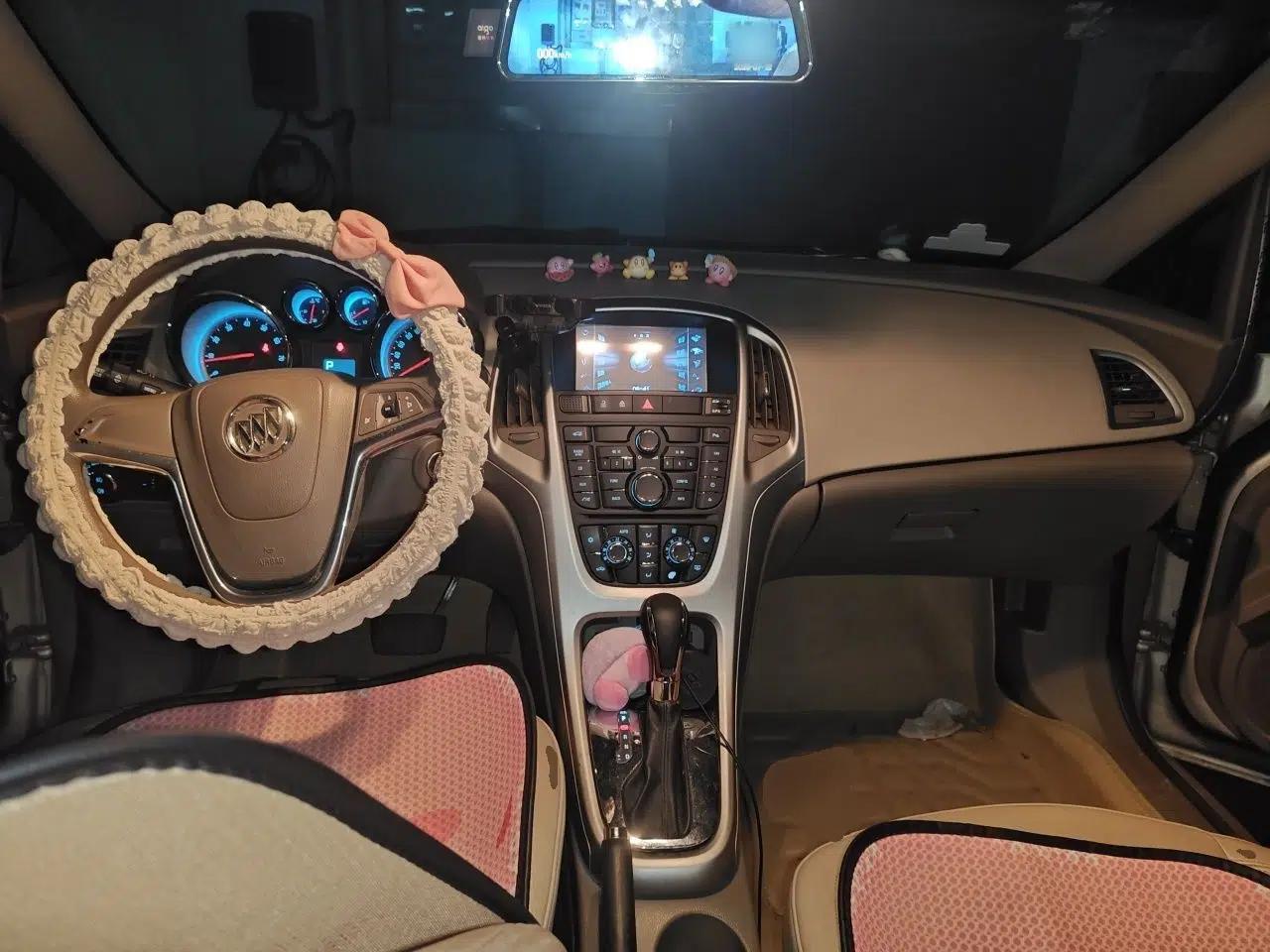 Buick GT 2010 GT 1.8L Automatic Luxury Edition — миниатюра 9