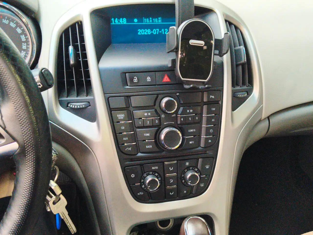 Buick GT 2012 XT 1.6L Automatic Fashion Edition — миниатюра 13