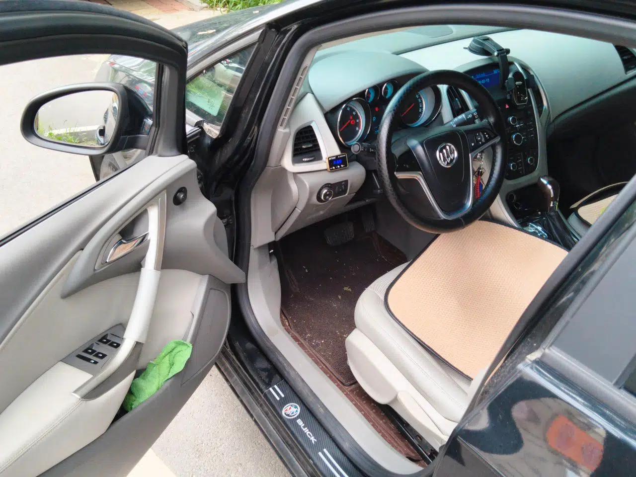 Buick GT 2012 XT 1.6L Automatic Fashion Edition — миниатюра 16