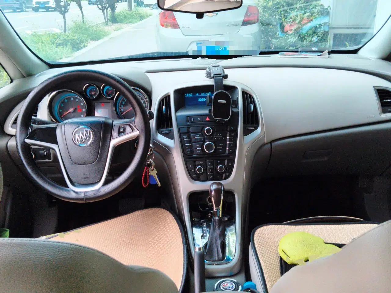 Buick GT 2012 XT 1.6L Automatic Fashion Edition — миниатюра 9