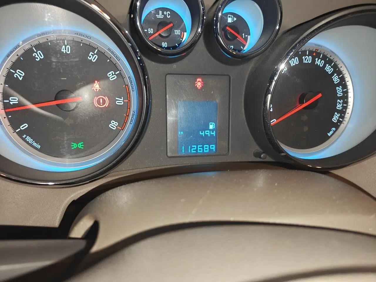 Buick GT 2013 GT 1.6L Manual Entry-Level Model — миниатюра 12