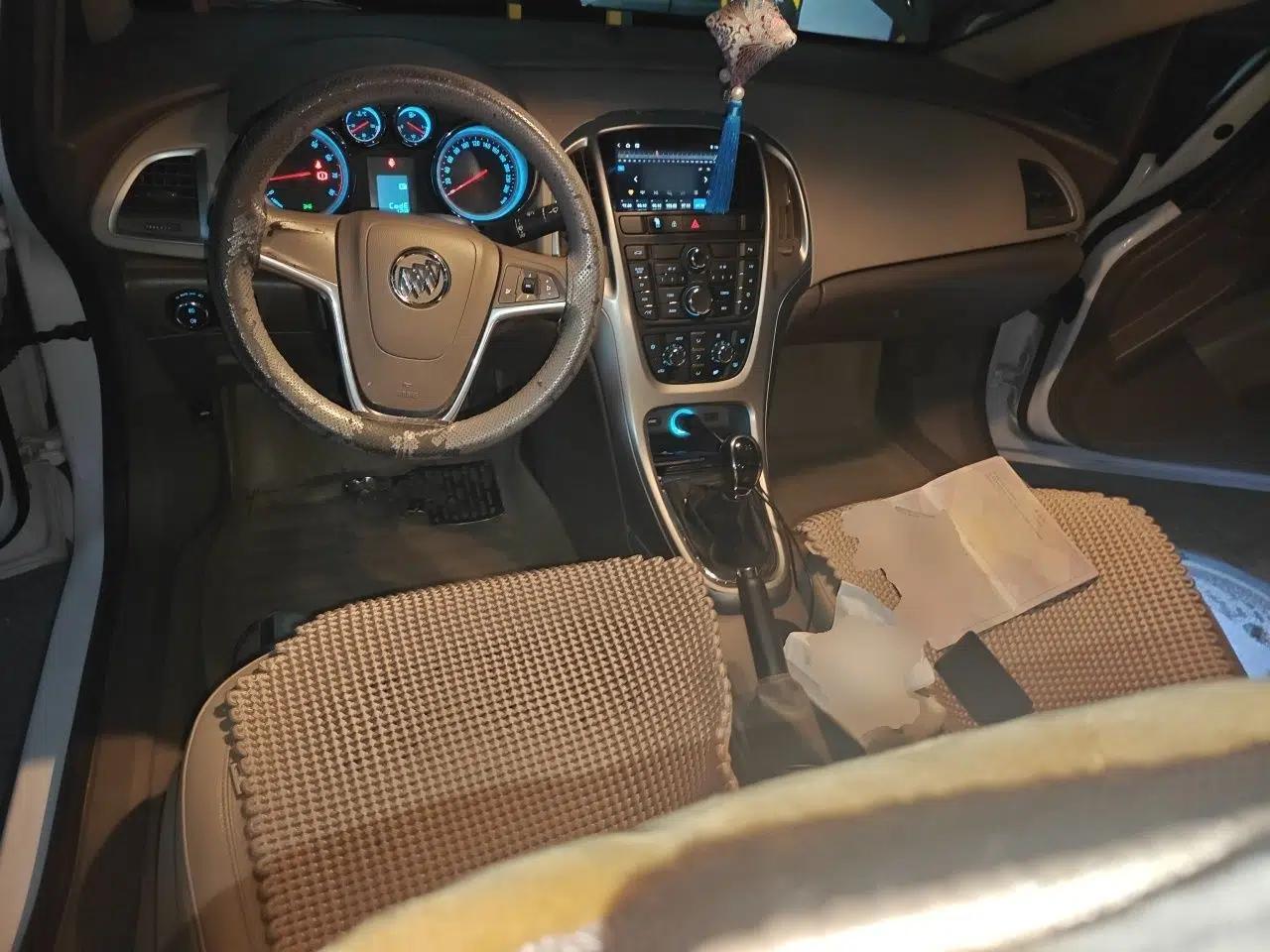 Buick GT 2013 GT 1.6L Manual Entry-Level Model — миниатюра 9