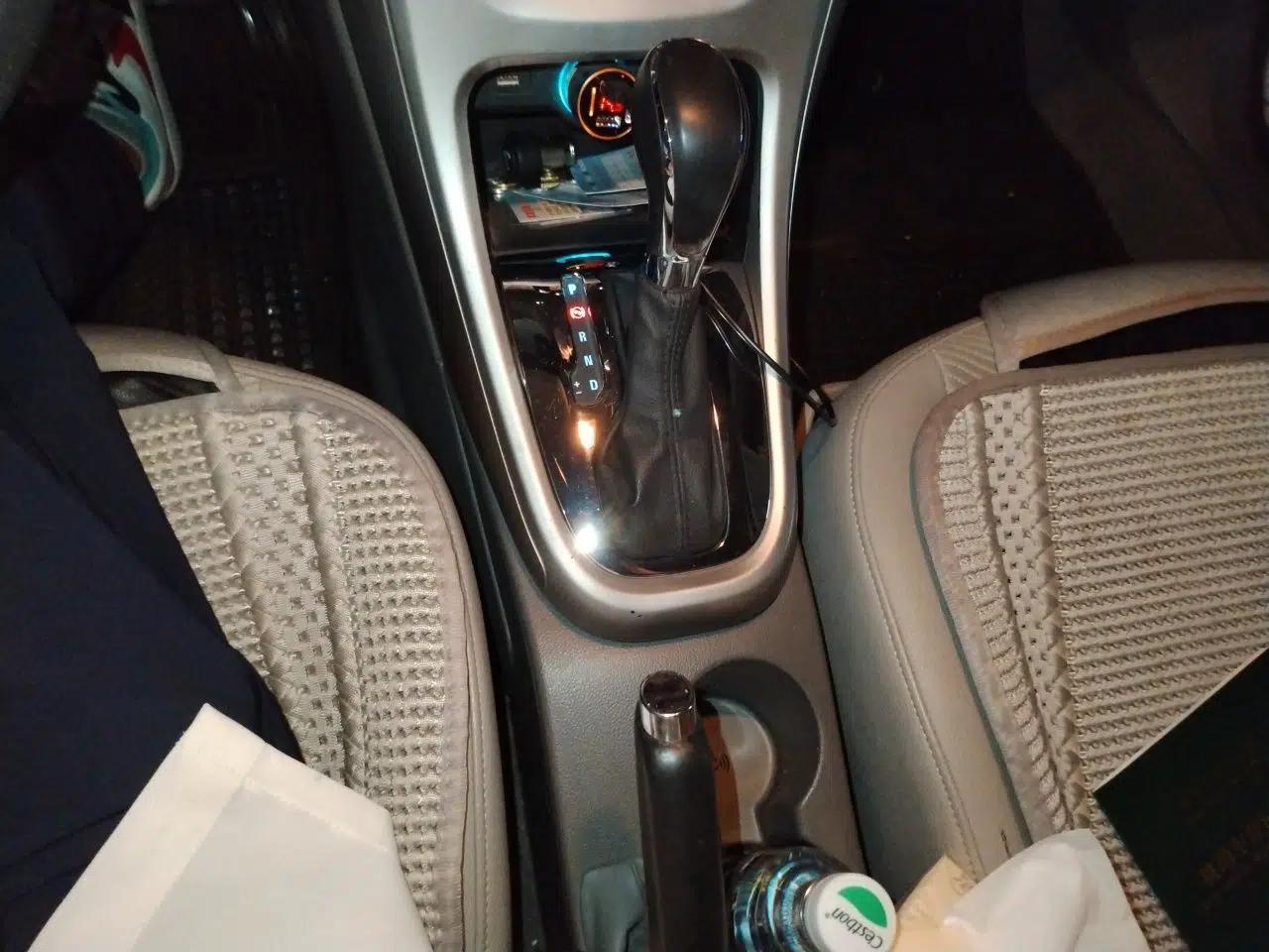 Buick GT 2012 XT 1.6L Automatic Fashion Edition — миниатюра 14