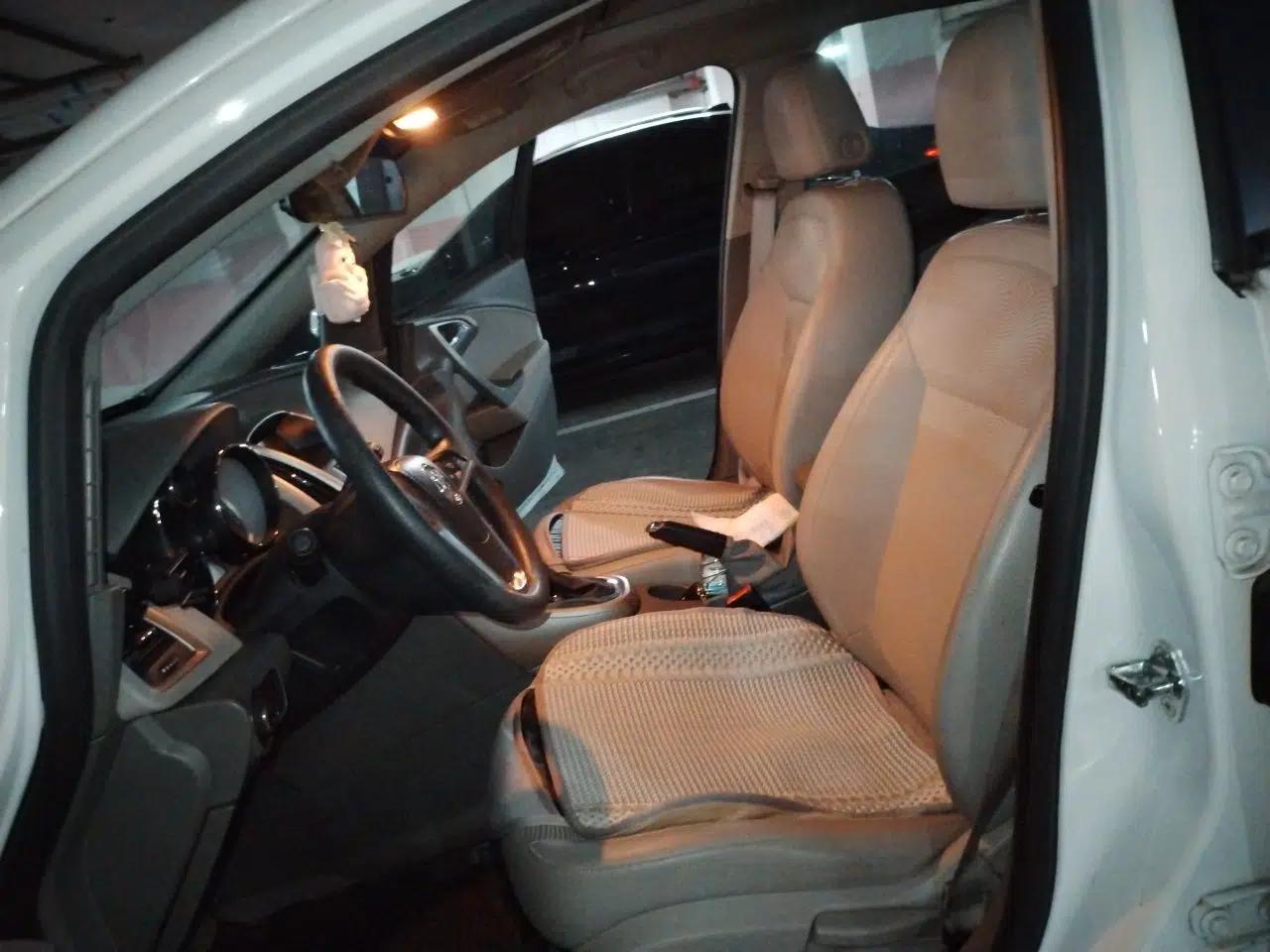 Buick GT 2012 XT 1.6L Automatic Fashion Edition — миниатюра 15