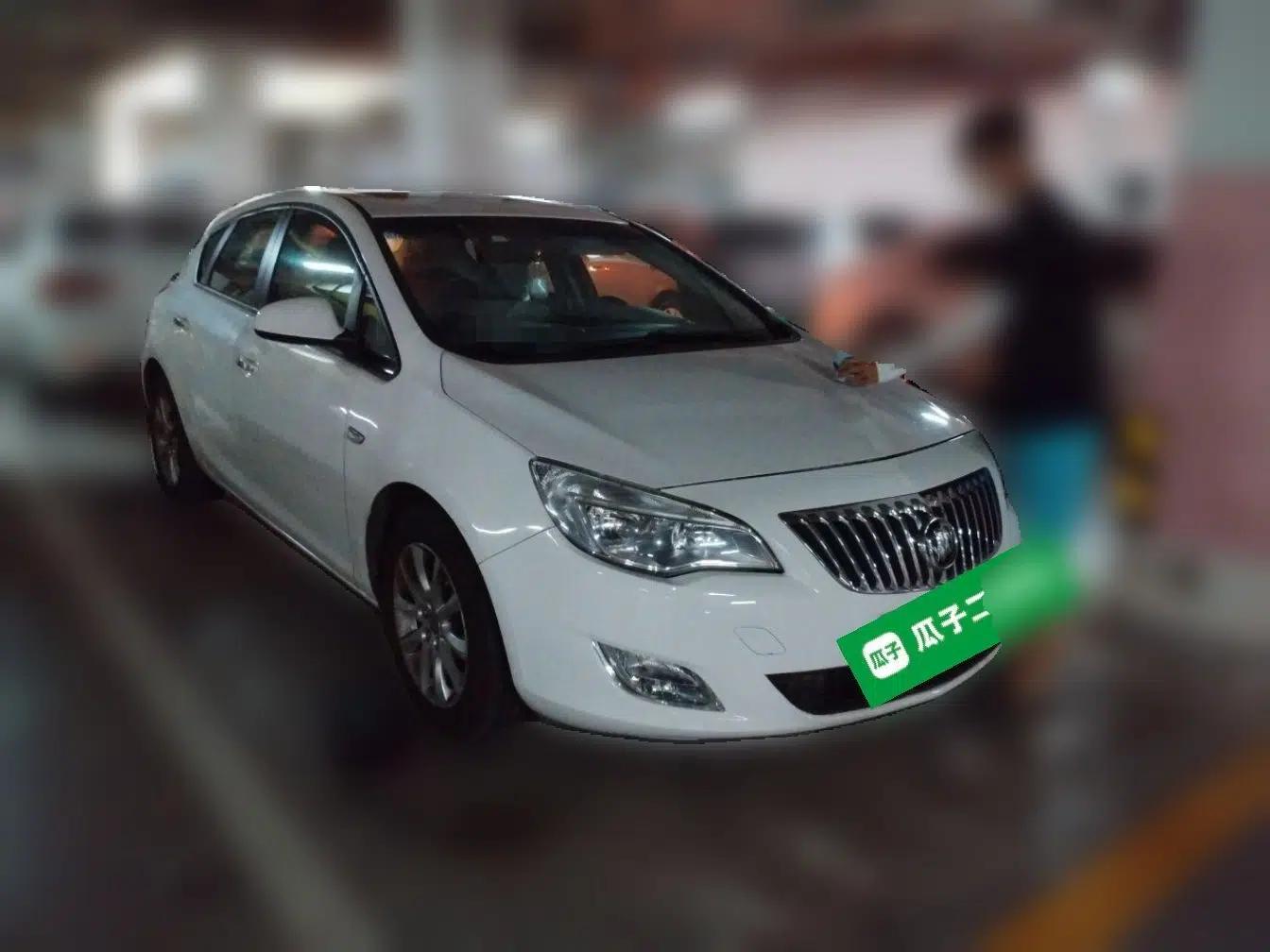 Buick GT 2012 XT 1.6L Automatic Fashion Edition — миниатюра 3