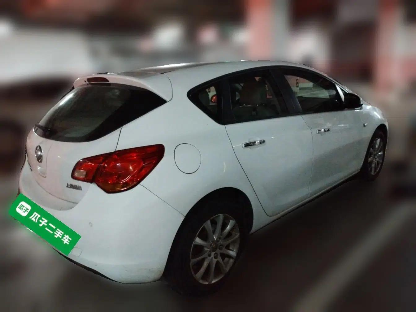Buick GT 2012 XT 1.6L Automatic Fashion Edition — миниатюра 6