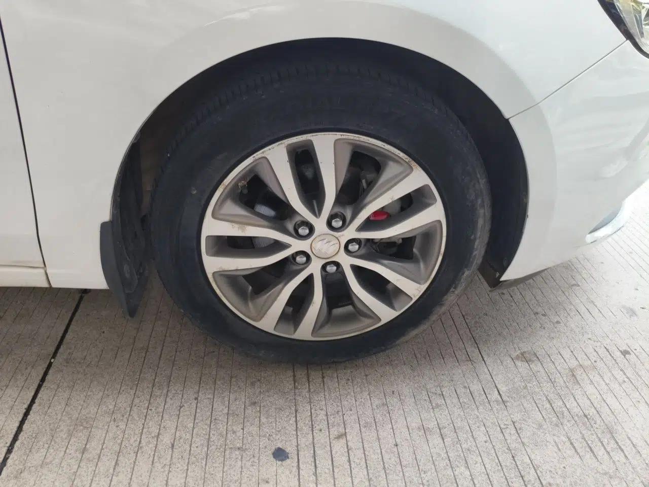 Buick GT 2018 18T Automatic Elite Model — миниатюра 8