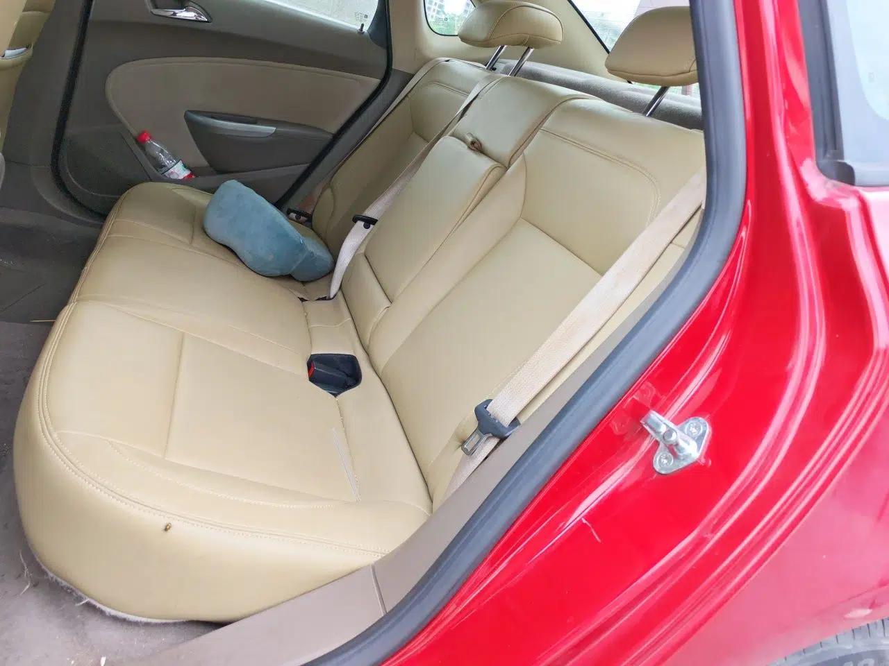 Buick GT 2013 GT 1.6L Automatic Fashion Edition — миниатюра 17