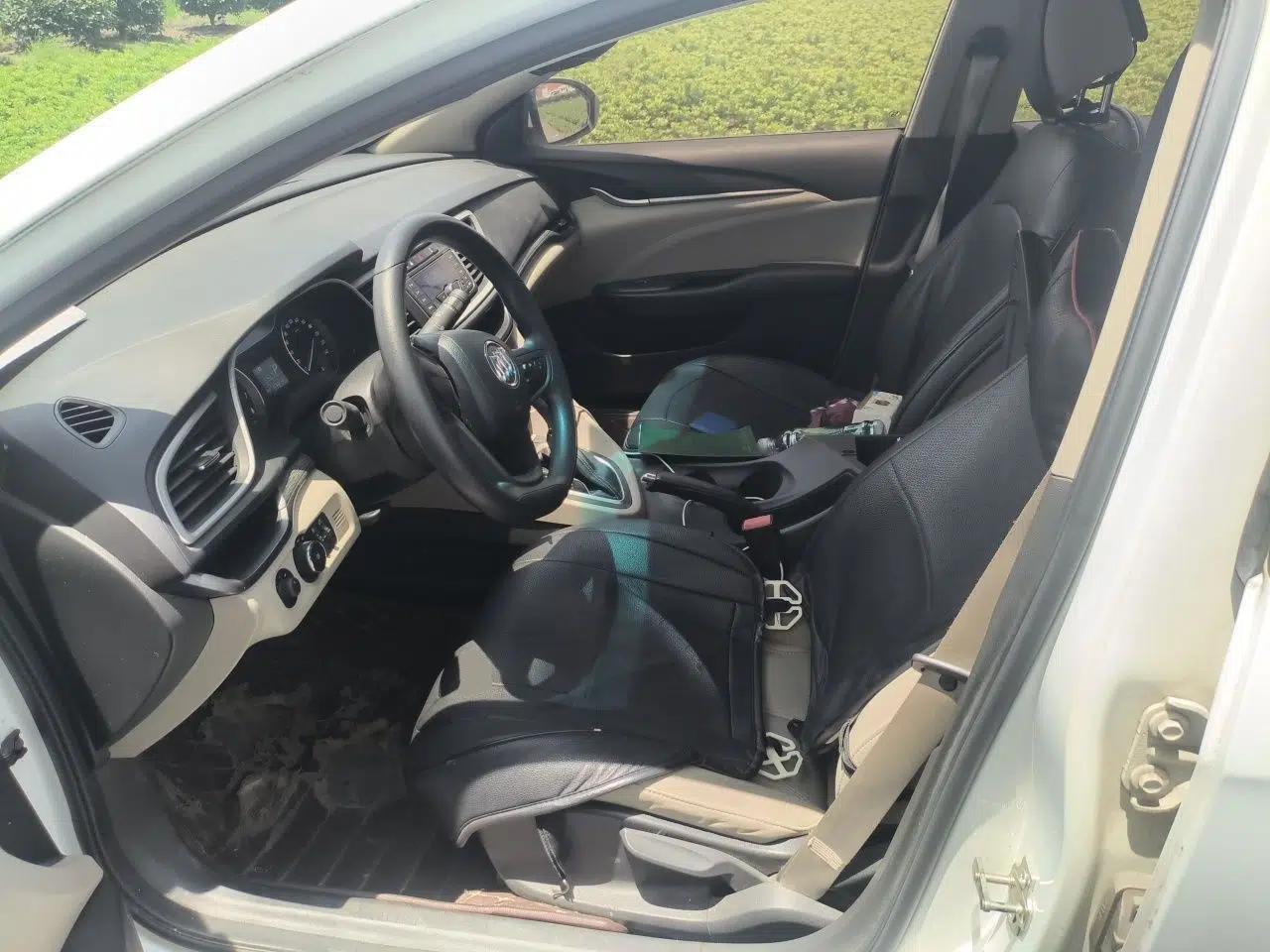 Buick GT 2015 15N Automatic Entry-Level Trim — миниатюра 12