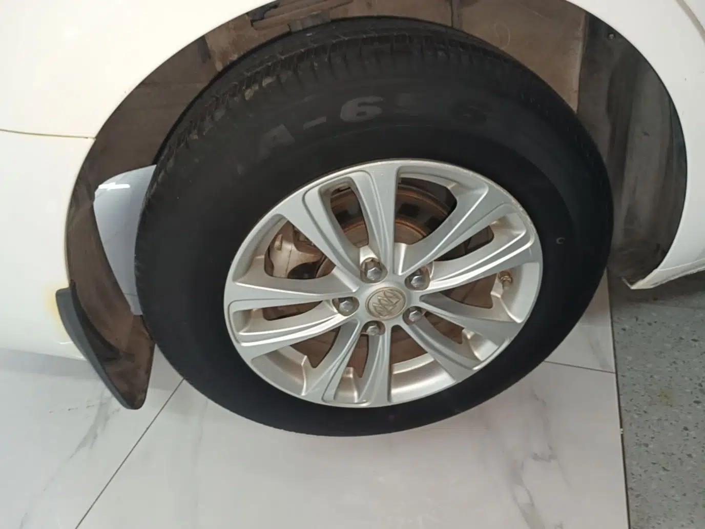 Buick GT 2015 15N Manual Entry-Level Trim — миниатюра 11