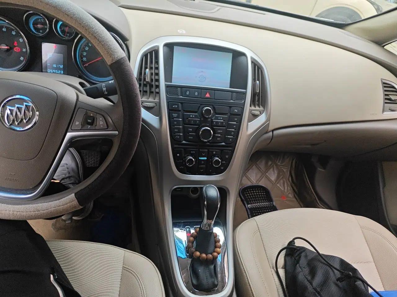 Buick GT 2012 GT 1.6L Automatic Fashion Edition — миниатюра 13