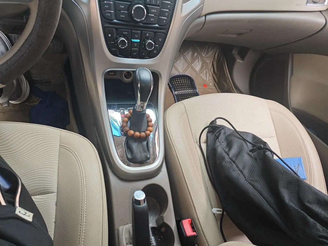 Buick GT 2012 GT 1.6L Automatic Fashion Edition — миниатюра 14