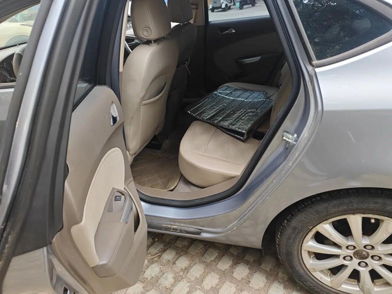 Buick GT 2012 GT 1.6L Automatic Fashion Edition — миниатюра 17