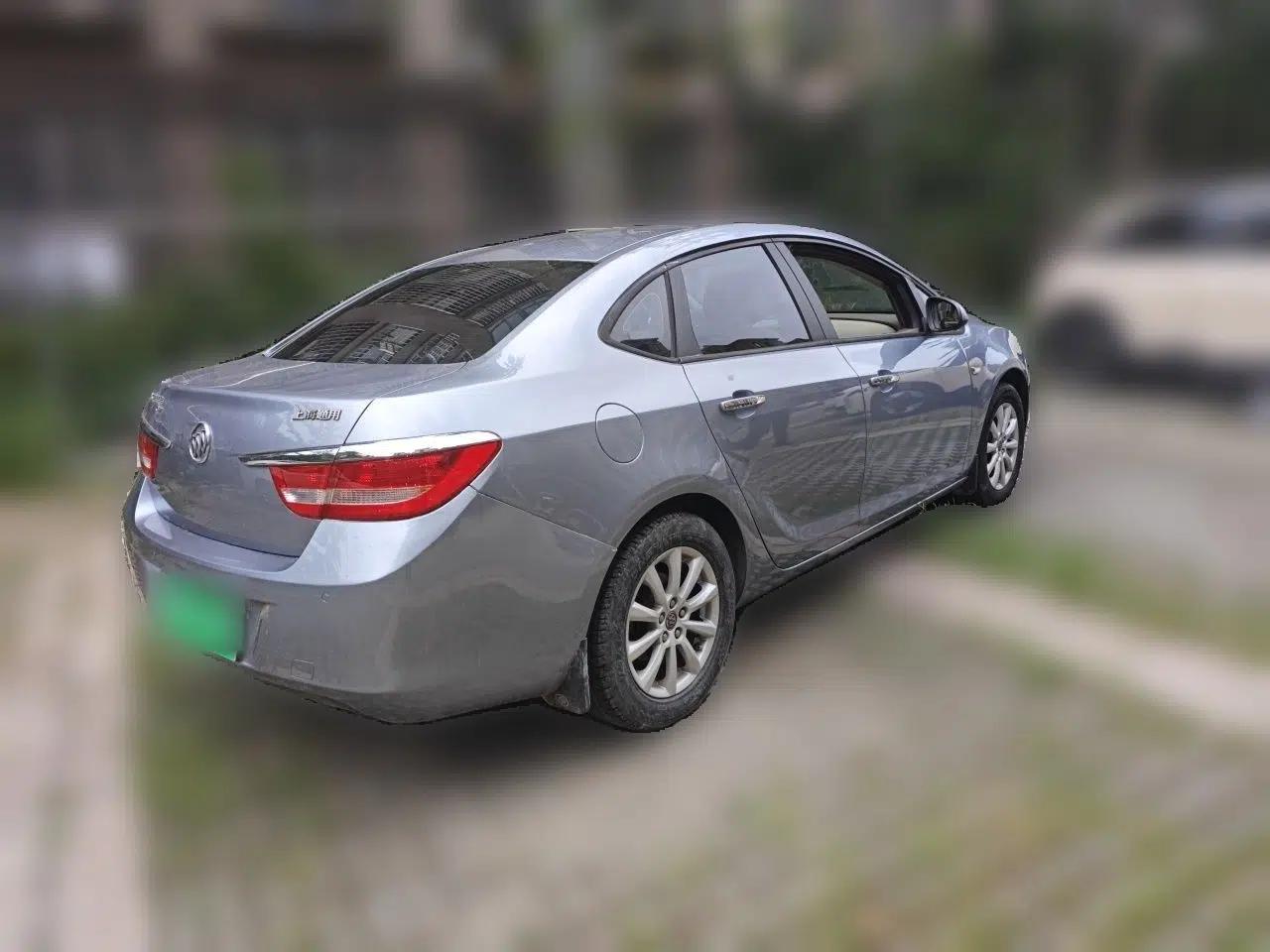 Buick GT 2012 GT 1.6L Automatic Fashion Edition — миниатюра 6