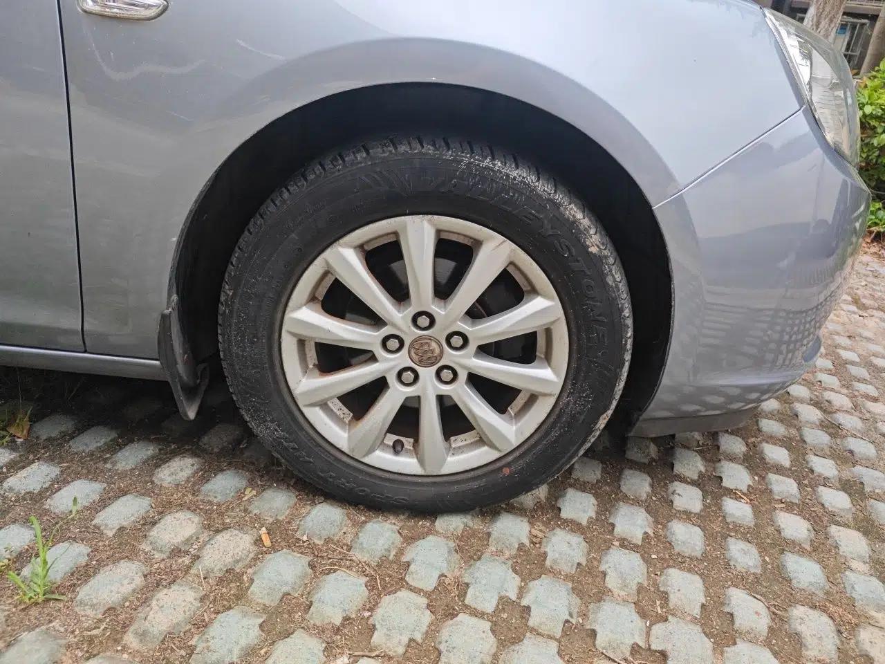 Buick GT 2012 GT 1.6L Automatic Fashion Edition — миниатюра 8