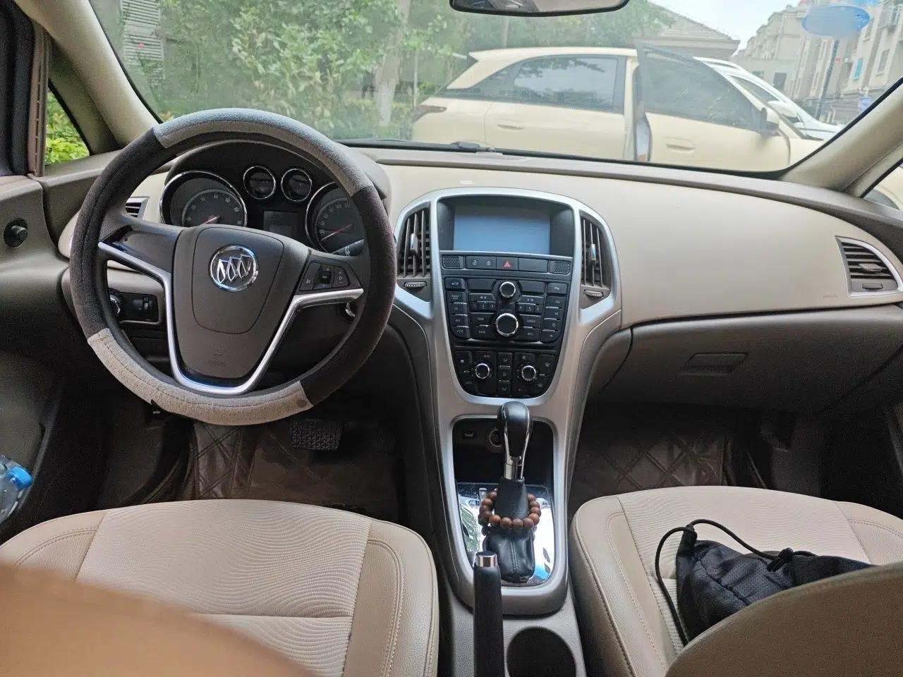 Buick GT 2012 GT 1.6L Automatic Fashion Edition — миниатюра 9