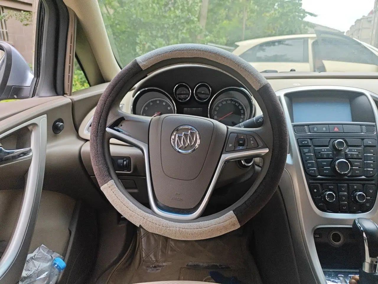 Buick GT 2012 GT 1.6L Automatic Fashion Edition — миниатюра 10