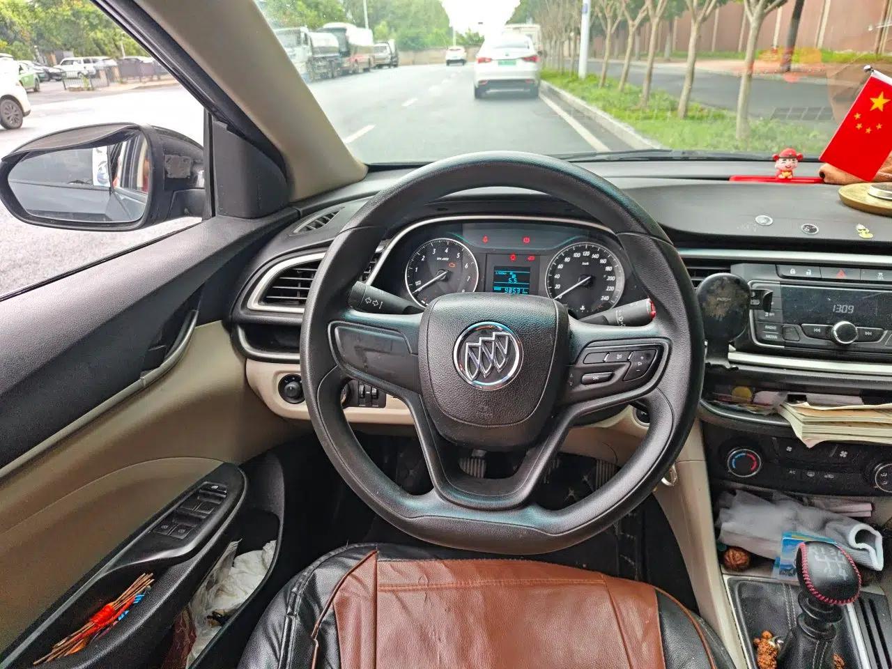 Buick GT 2015 15N Manual Entry-Level Trim — миниатюра 10