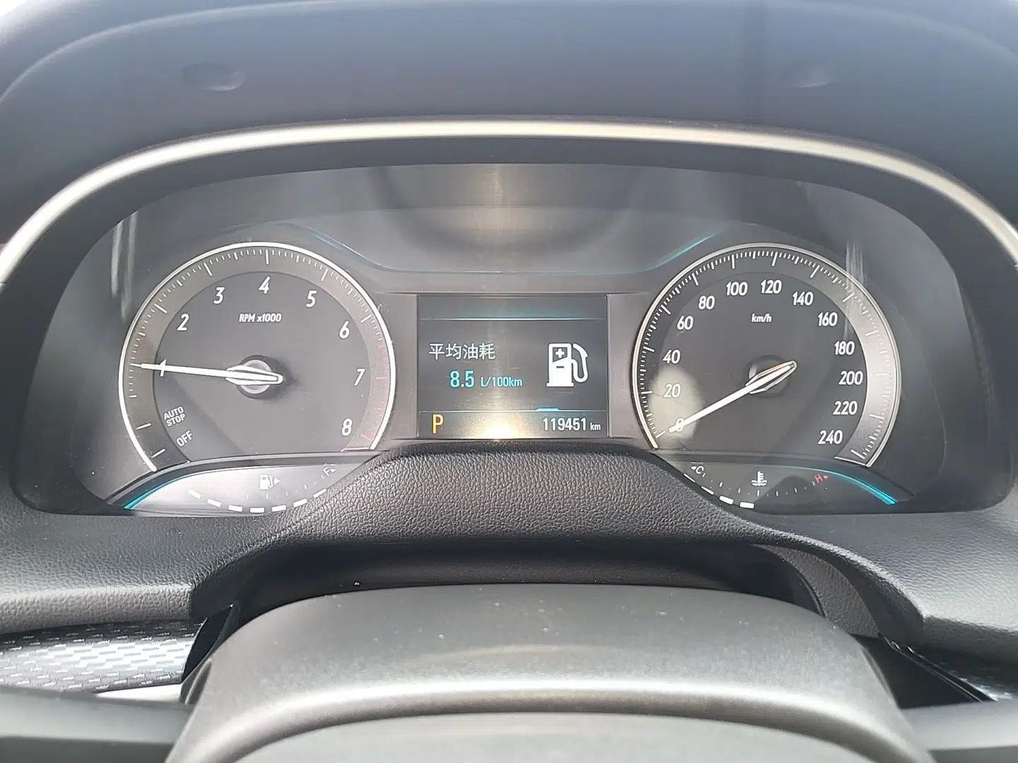 Buick GT 2021 1.3T Automatic Mild Hybrid Elite Version — миниатюра 11