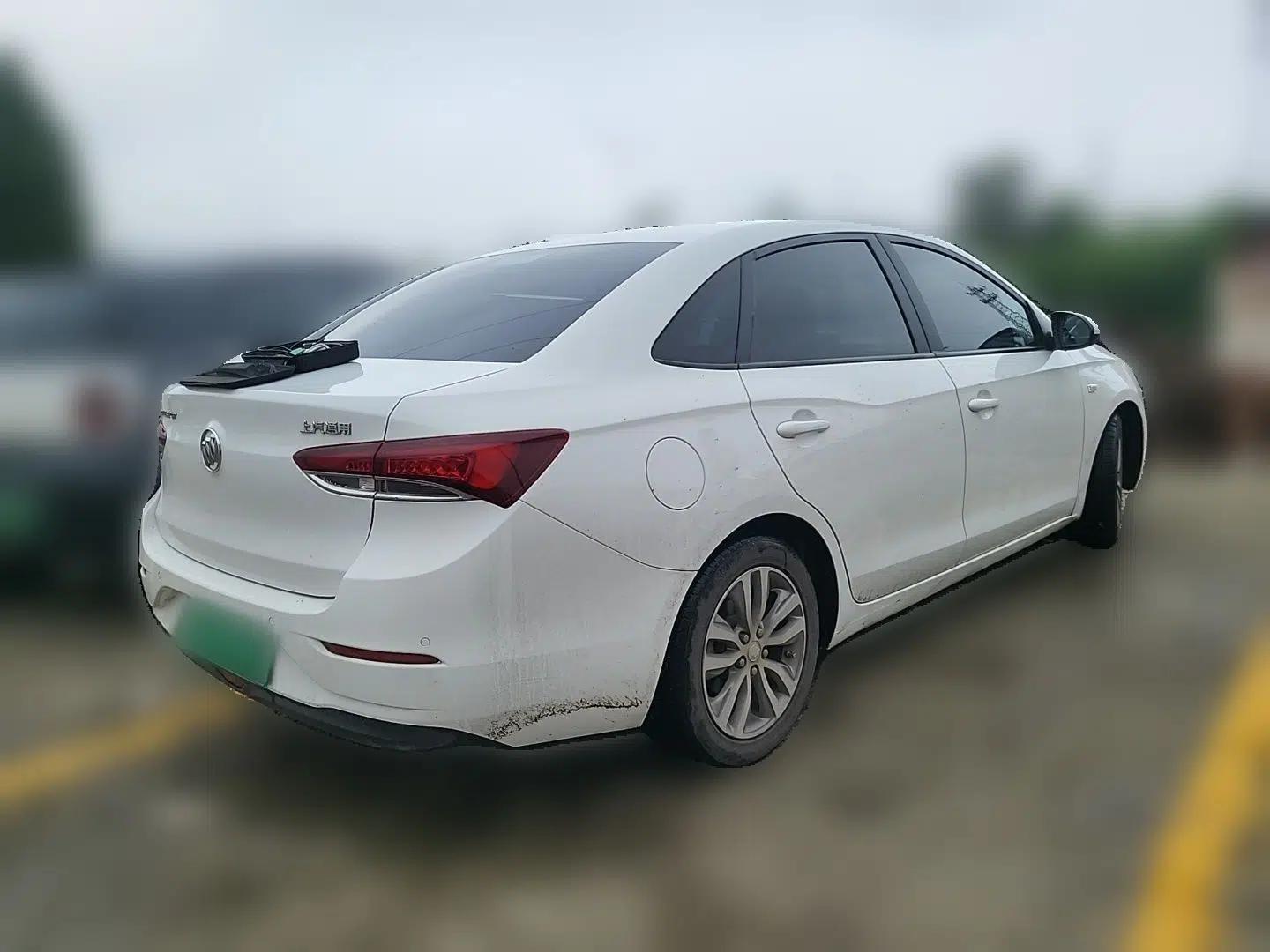 Buick GT 2021 1.3T Automatic Mild Hybrid Elite Version — миниатюра 6